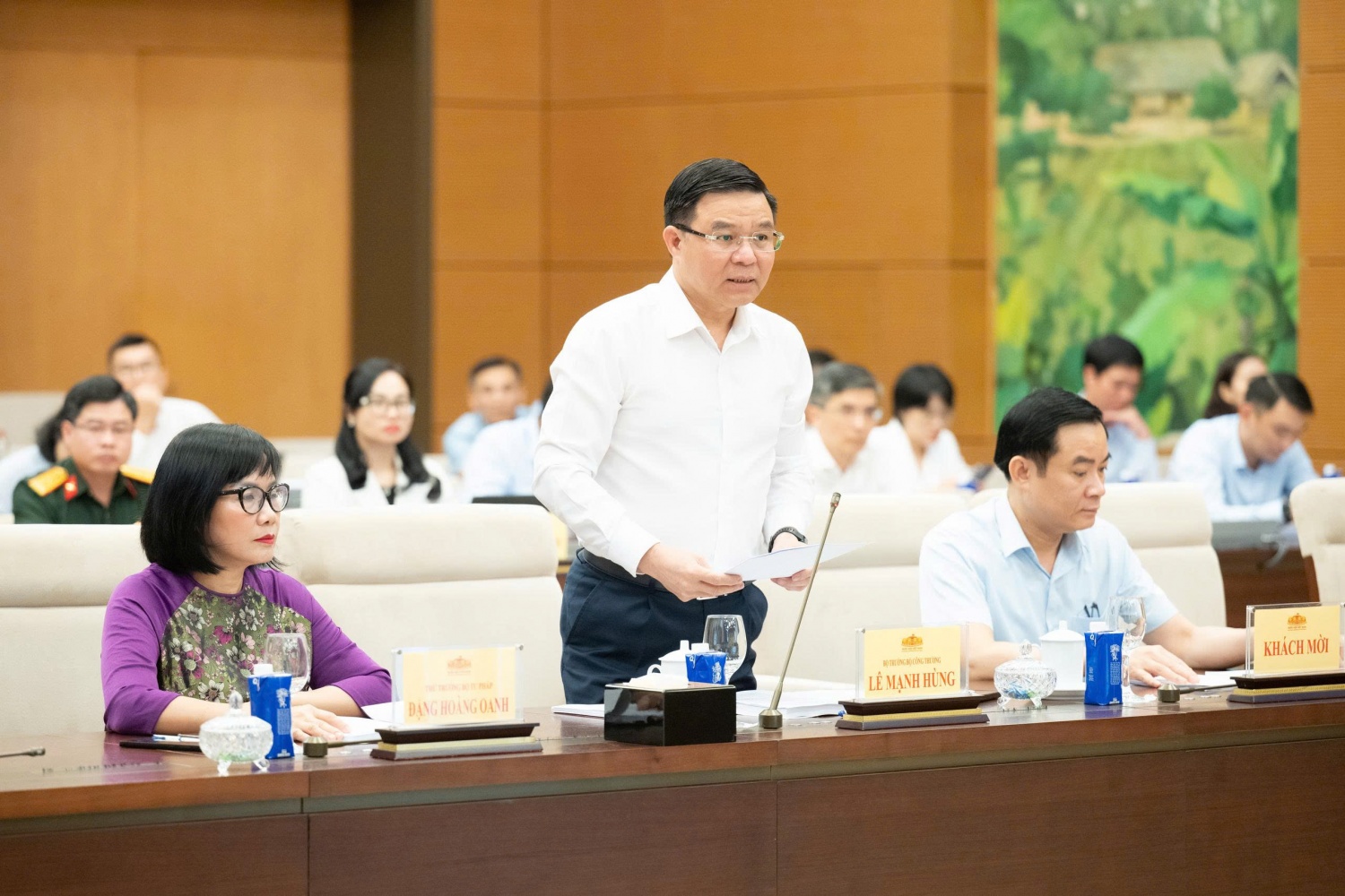 UBTVQH thống nhất trình Quốc hội xem xét, biểu quyết thông qua dự thảo Luật Dầu khí (sửa đổi)