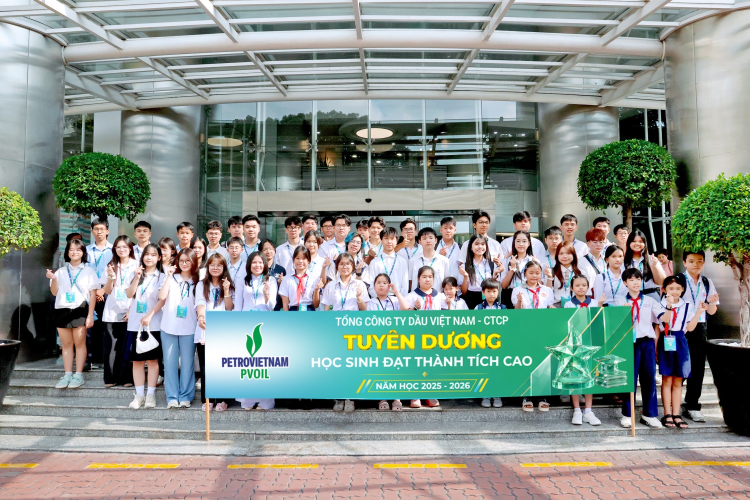 PVOIL tuyên dương các học sinh đạt thành tích cao, nâng bước thế hệ tương lai