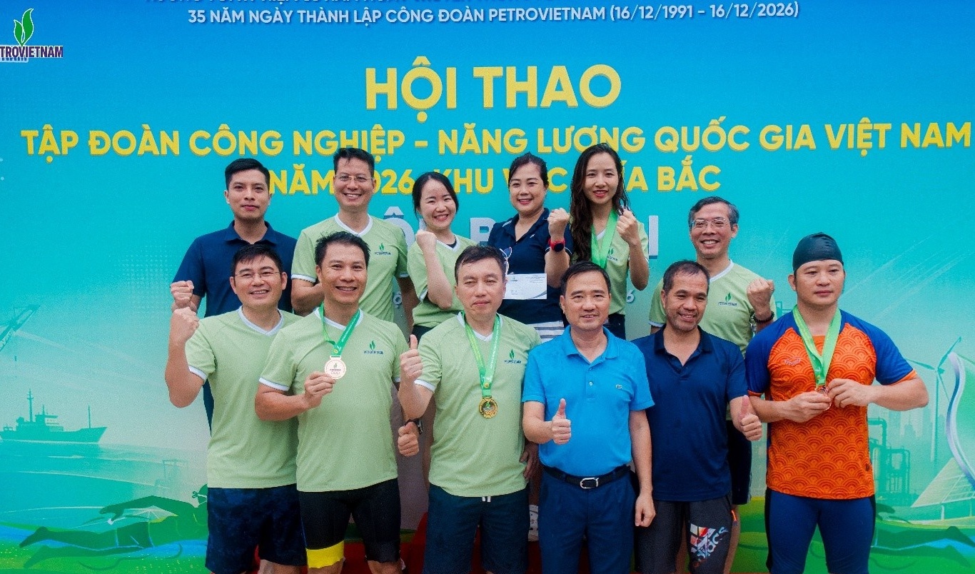 Vượt mưa lạnh, các "kình ngư" Bộ máy QL&ĐH PETROVIETNAM đóng góp một nửa số huy chương của đoàn