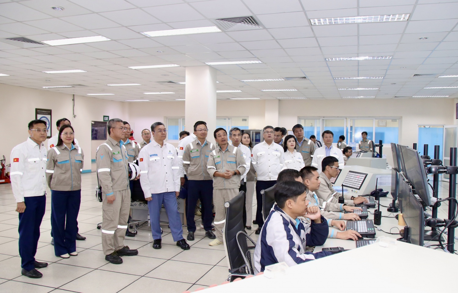 Tổng Giám đốc PETROVIETNAM Lê Mạnh Cường kiểm tra hoạt động tại NM Đạm Phú Mỹ, NMĐ Nhơn Trạch 3&4