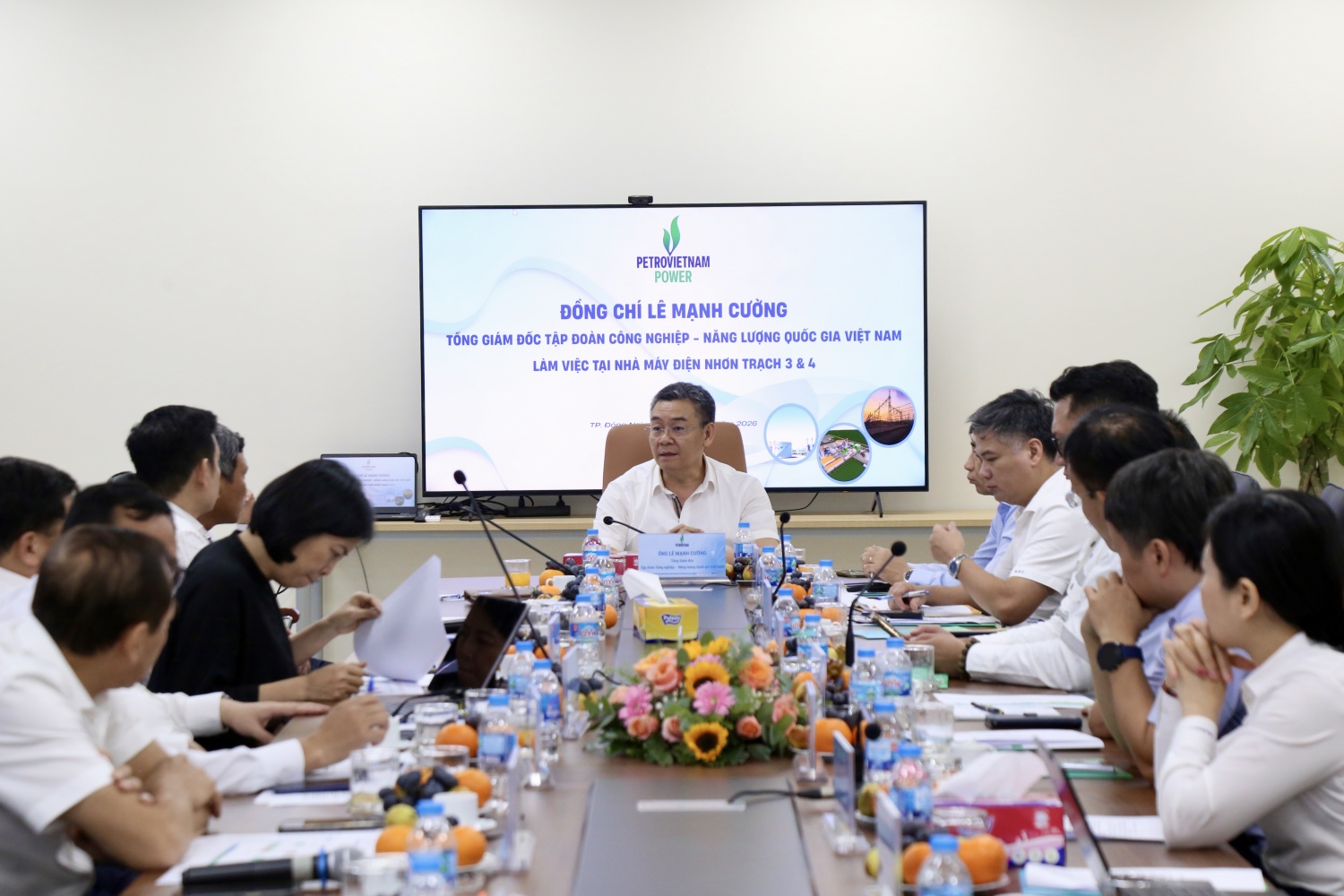 Tổng Giám đốc PETROVIETNAM Lê Mạnh Cường kiểm tra hoạt động tại NM Đạm Phú Mỹ, NMĐ Nhơn Trạch 3&4