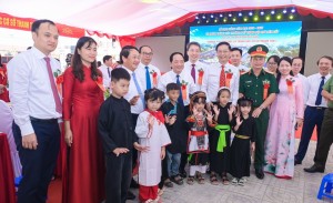 PETROVIETNAM “Thắp sáng niềm tin, nâng bước em đến trường”