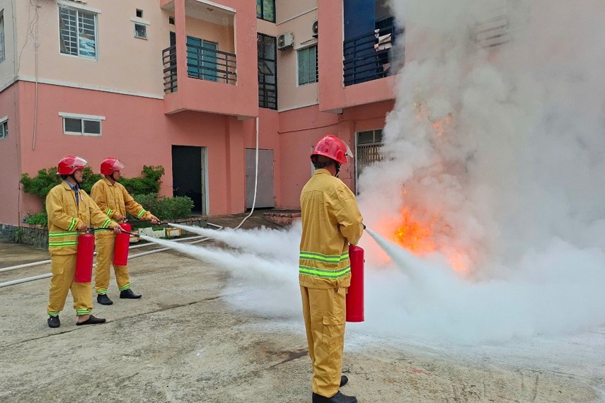 Thực tập phương án PCCC, đảm bảo vận hành an toàn Khu nhà ở và dịch vụ của CBCNV NMLD Dung Quất