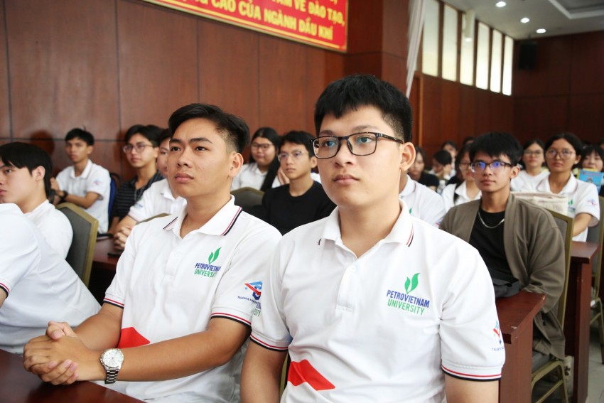 Truyền lửa đam mê, thắp sáng khát vọng cho thế hệ trẻ PVU