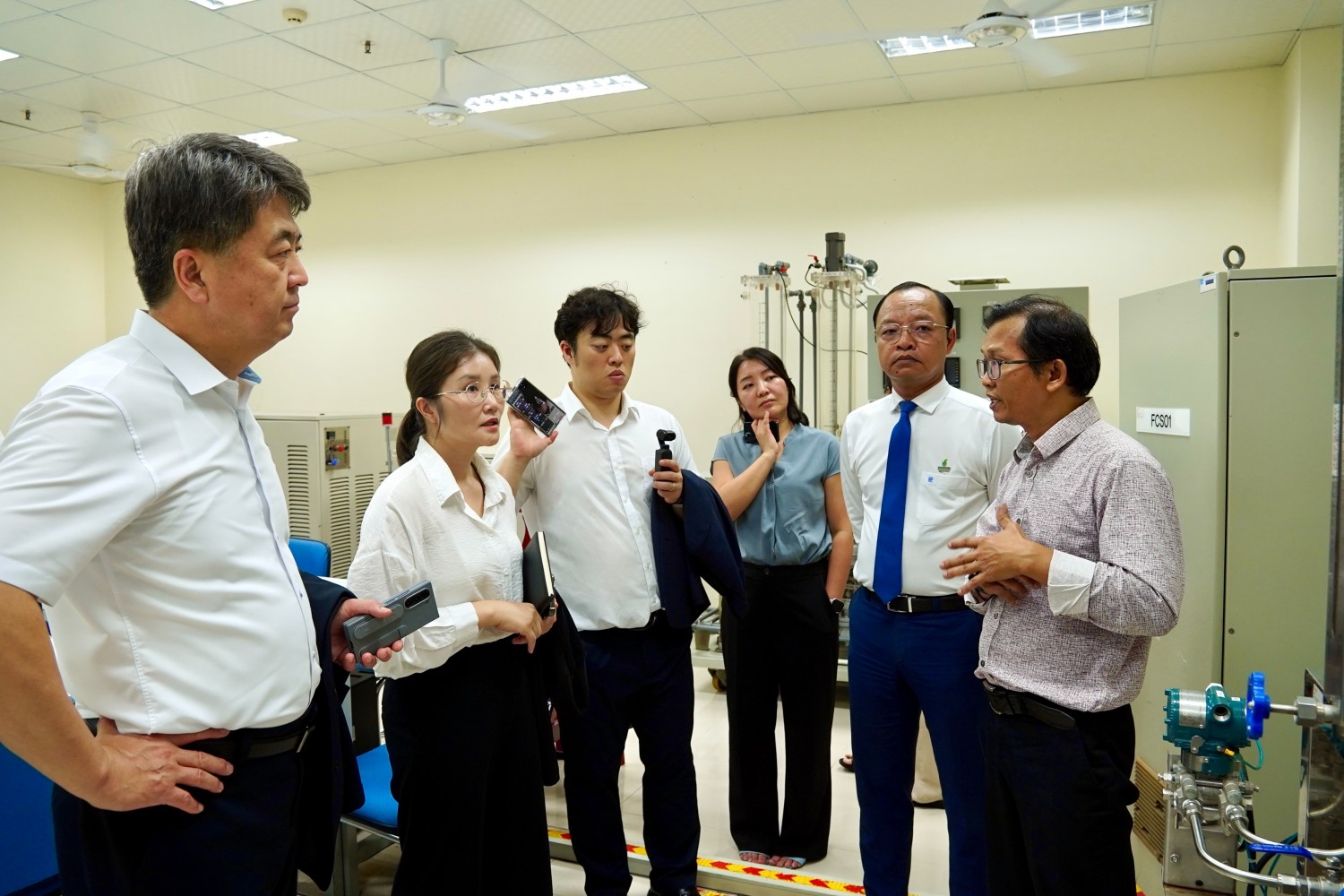 PV College và đối tác Hàn Quốc trao đổi hợp tác đào tạo nhân lực điện hạt nhân