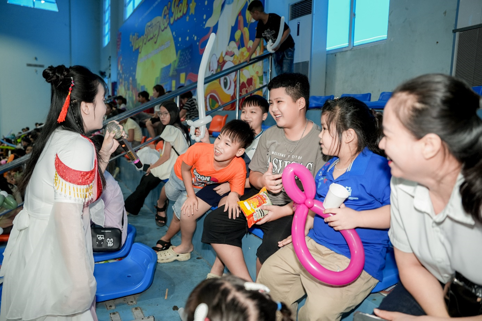 “Vầng trăng cổ tích”: Mang Trung thu ấm áp đến với con em người lao động BSPPT