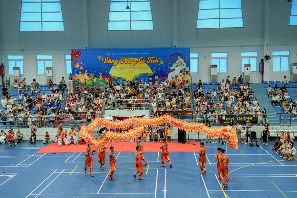 “Vầng trăng cổ tích”: Mang Trung thu ấm áp đến với con em người lao động BSPPT