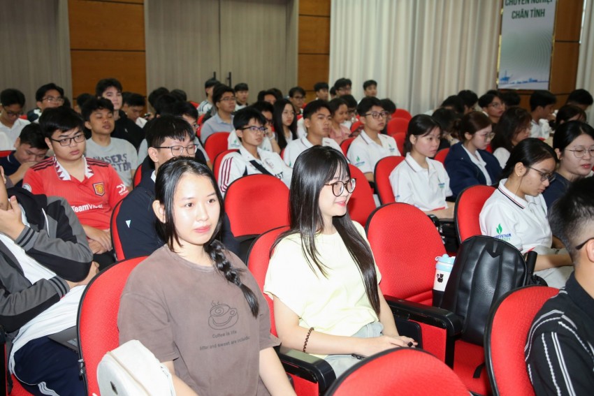 PVU tổ chức đào tạo nâng cao năng lực ứng dụng AI trong giảng dạy và học tập