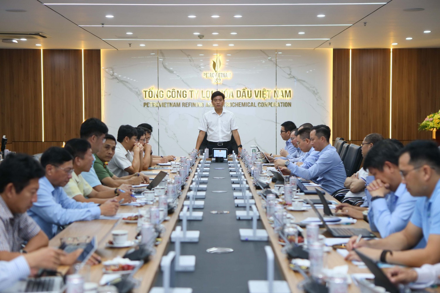 Phó Chủ tịch UBND tỉnh Quảng Ngãi Đỗ Tâm Hiển cũng chỉ đạo các Sở, ban, ngành địa phương thực hiện các nhiệm vụ cụ thể và đặt thời hạn để tháo gỡ từng khó khăn, vướng mắc cho BSR.
