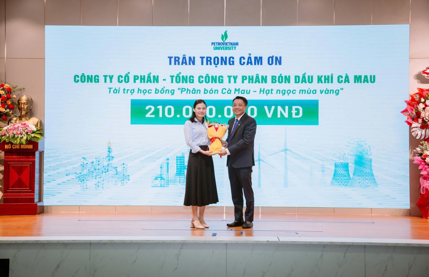 Một thập kỷ PVCFC tiếp sức thế hệ kỹ sư PETROVIETNAM tương lai