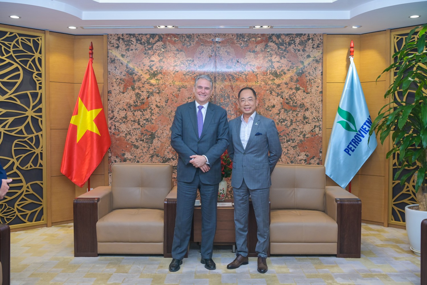 PETROVIETNAM và HSBC trao đổi cơ hội hợp tác, thu xếp vốn cho các dự án năng lượng