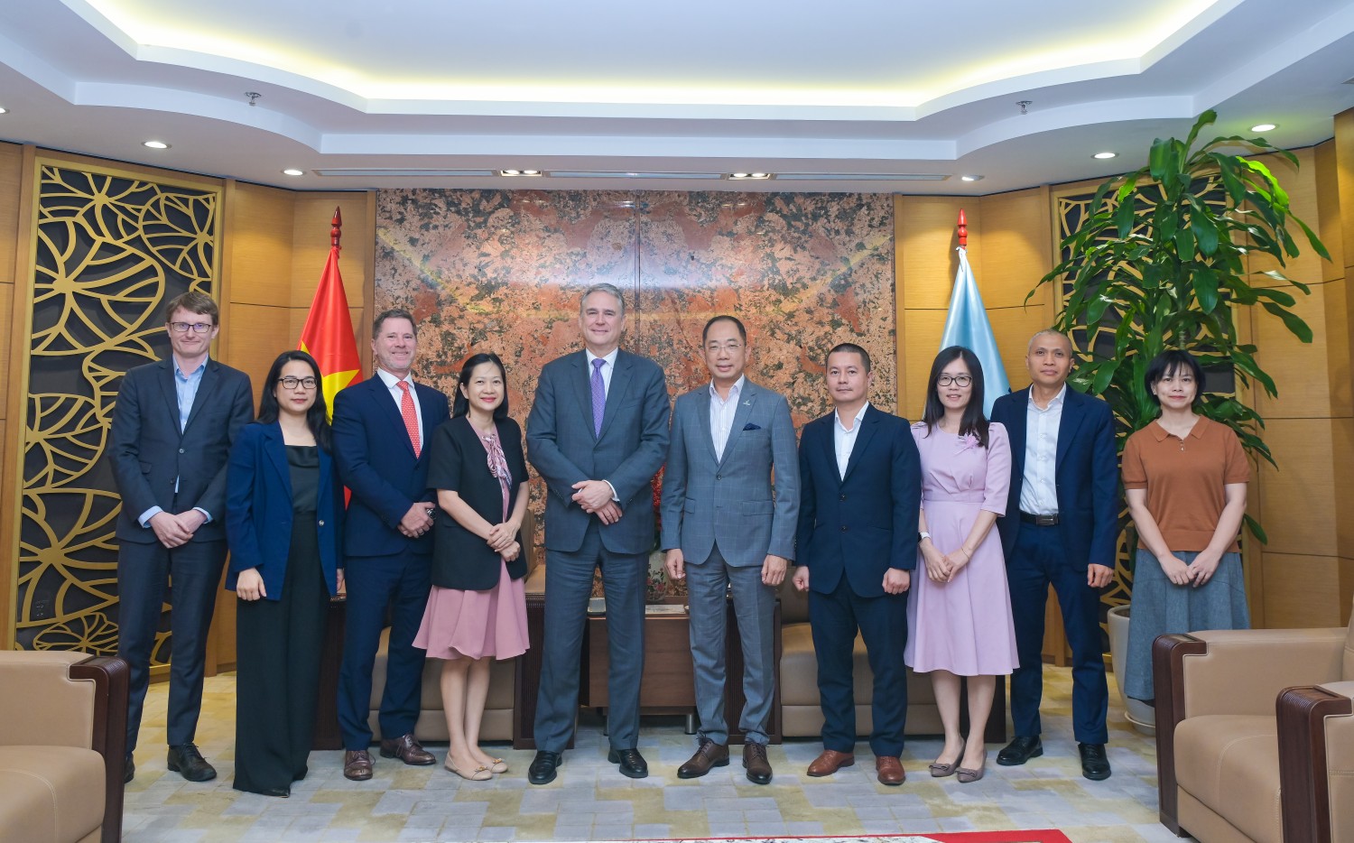 PETROVIETNAM và HSBC trao đổi cơ hội hợp tác, thu xếp vốn cho các dự án năng lượng