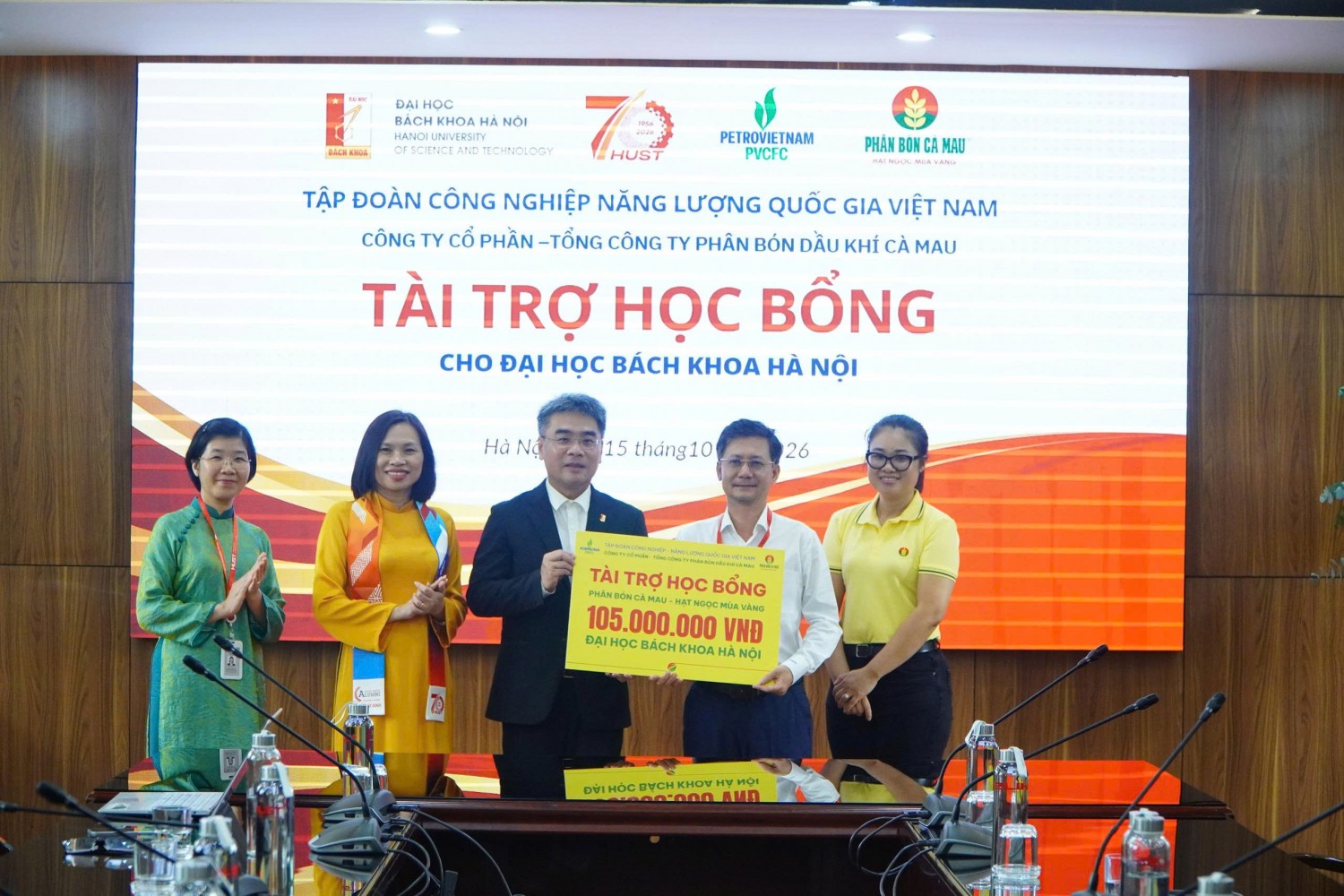 Phân bón Cà Mau mang học bổng Phân bón Cà Mau mang học bổng