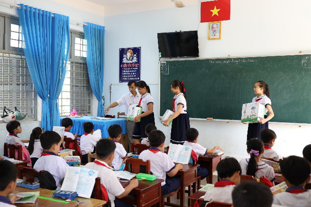 4 năm triển khai, sữa học đường tỉnh Bến Tre “được lòng” cả thầy trò, phụ huynh - Ảnh 4.