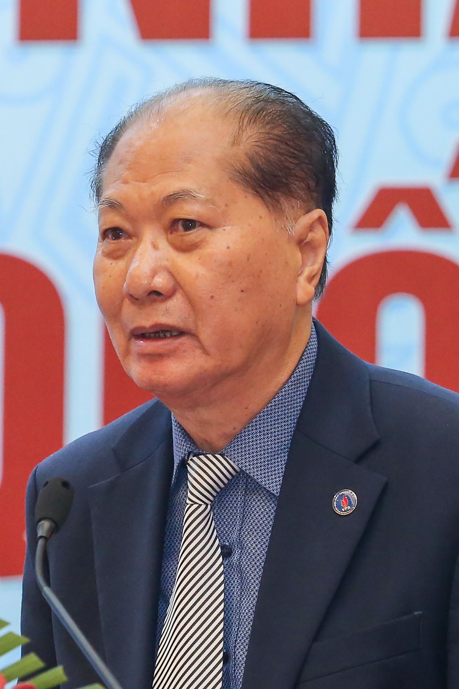 e magazine pvn doi mat voi con dai khung hoang gia dau tho