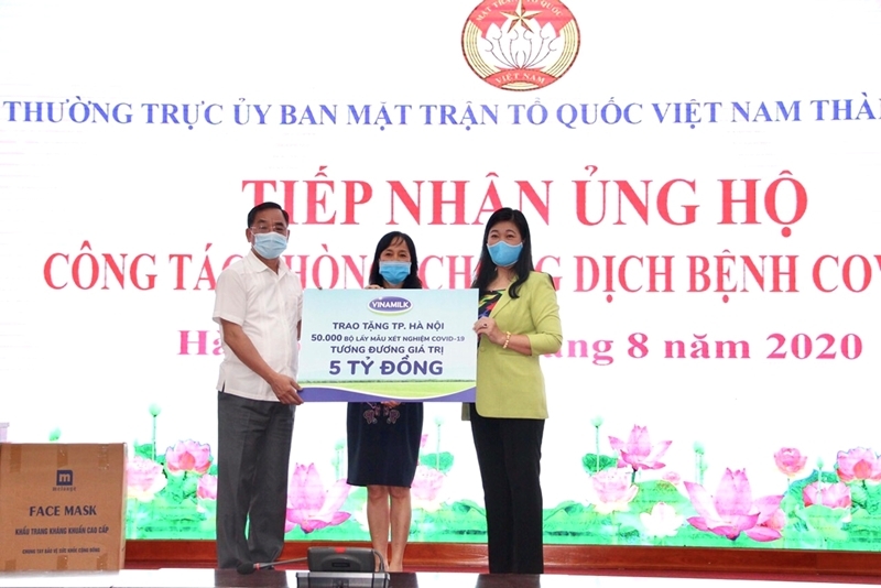 vinamilk ung ho 8 ty dong cho ha noi va 3 tinh mien trung chien dong chong dich covid 19
