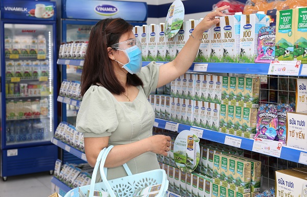 Vinamilk san sẻ khó khăn mùa dịch, hỗ trợ thiết thực gần 170 tỷ đồng cho người tiêu dùng