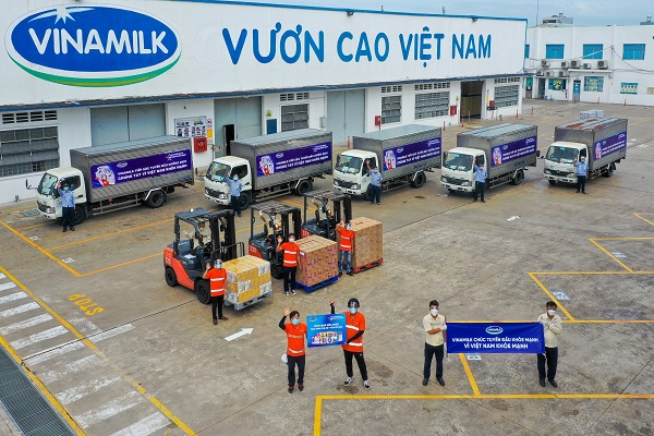 Vinamilk san sẻ khó khăn mùa dịch, hỗ trợ thiết thực gần 170 tỷ đồng cho người tiêu dùng
