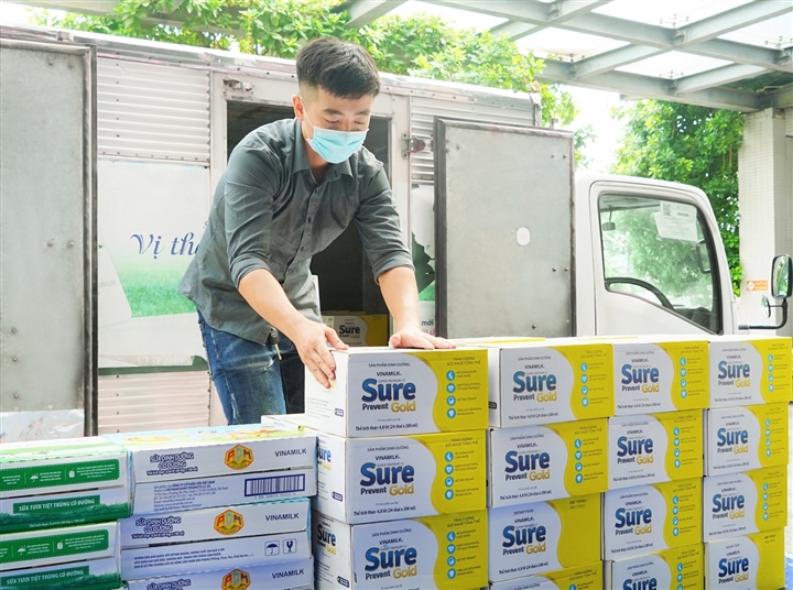 Vinamilk tiếp tục hỗ trợ tuyến đầu tại 50 bệnh viện trong giai đoạn cao điểm - 7