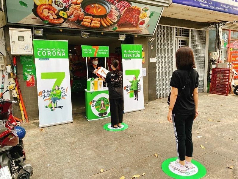 Các doanh nghiệp SME mong đợi được giảm lãi suất mức tăng dần lên, tương ứng với khó khăn của đại dịch. Trong các đợt dịch trước và đầu con sóng COVID-19 lần thứ tư, nhiều doanh nghiệp còn hoạt động cầm chừng trong giãn cách như thế này, nhưng hiện tại thì để thực hiện nghiêm giãn cách xã hội