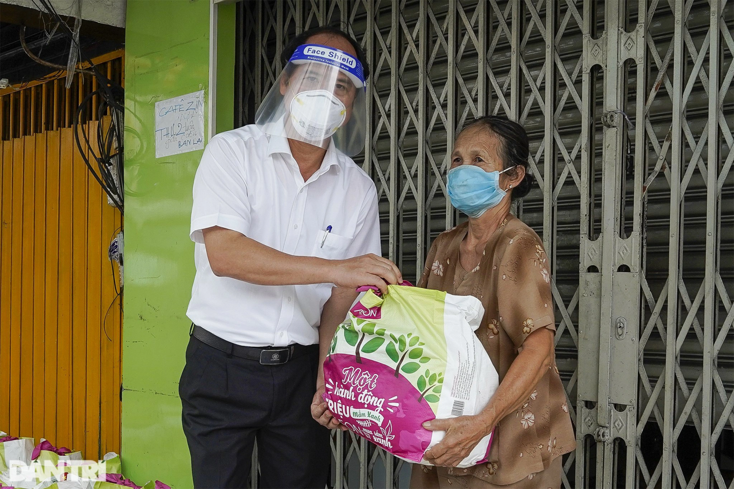 Thứ trưởng Nguyễn Văn Hồi: Mọi người dân khó khăn đều phải được hỗ trợ Thứ trưởng Nguyễn Văn Hồi: Mọi người dân khó khăn đều phải được hỗ trợ