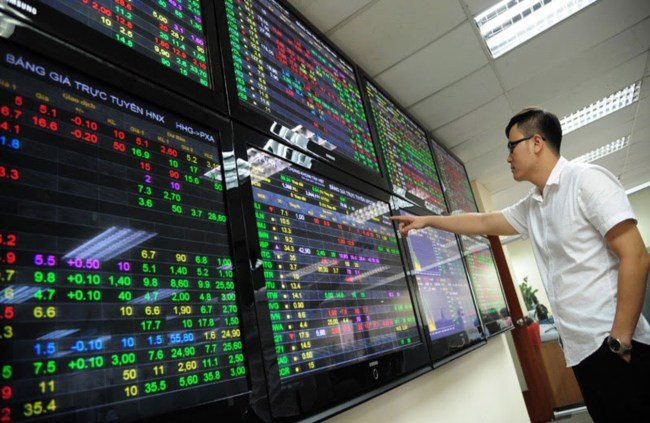 Tin nhanh TTCK ngày 5/11: Mất điểm ở những phút cuối