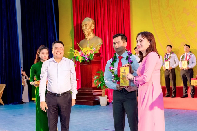 hoc theo bac ho de hoan thien ban than