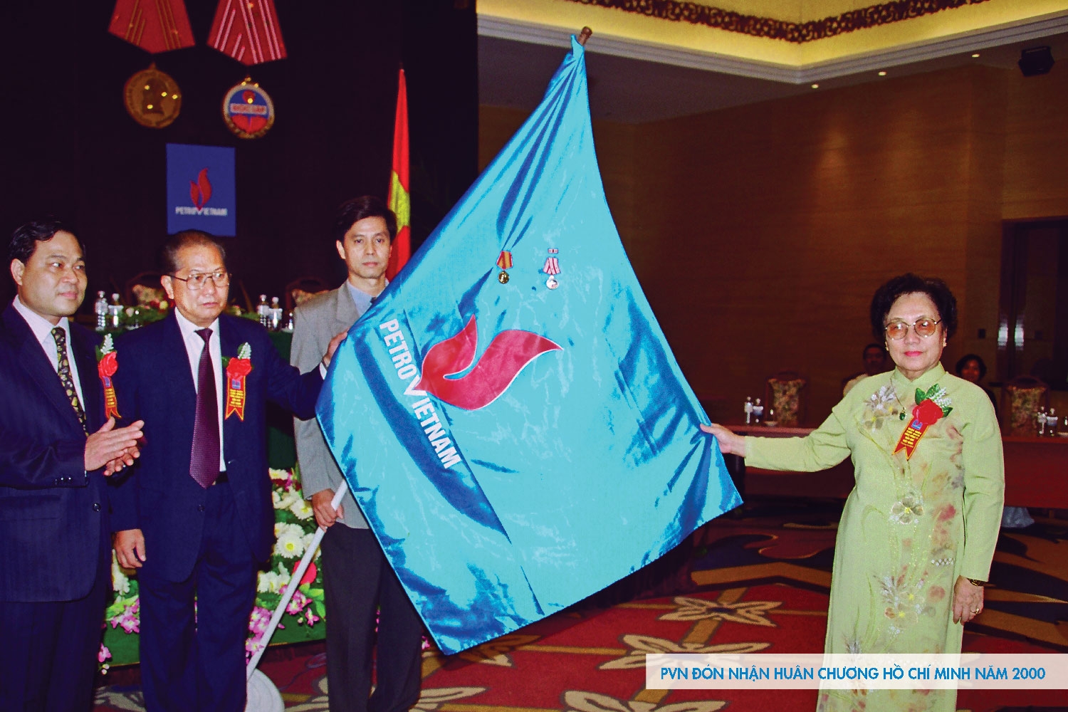 photo nganh dau khi viet nam thuc hien y nguyen cua bac ho