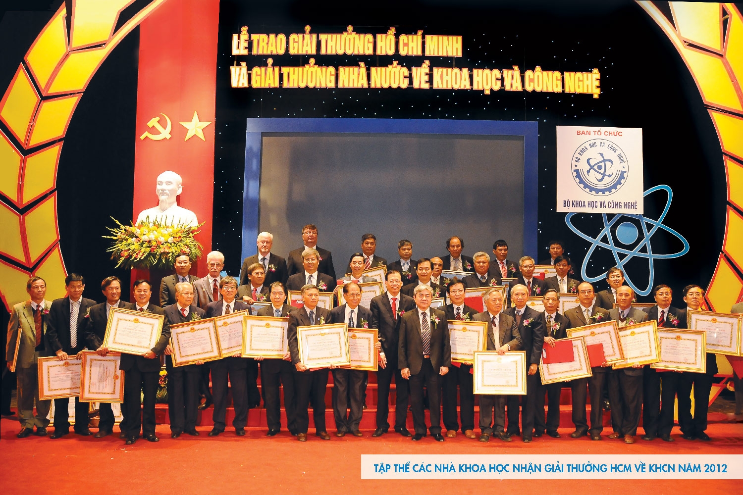 photo nganh dau khi viet nam thuc hien y nguyen cua bac ho