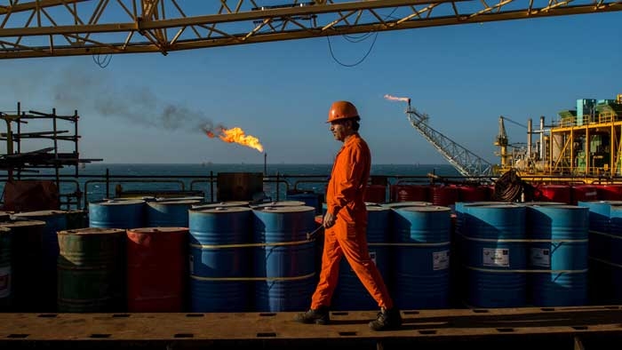 Giá xăng dầu hôm nay 21/8: Áp lực suy thoái khiến giá dầu tiếp đà giảm