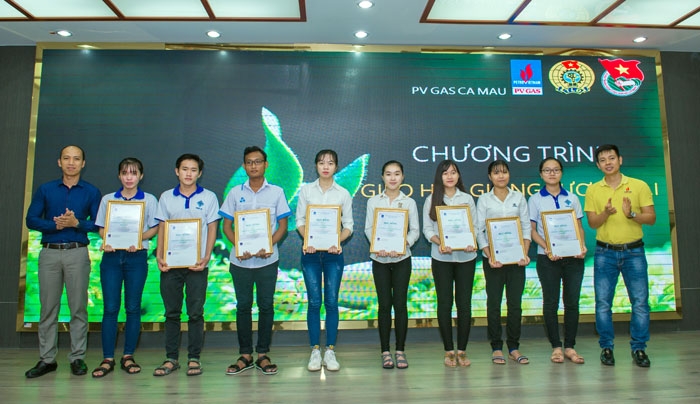 thap sang vung dat cuc nam