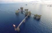 Petrovietnam tiên phong trong bảo vệ môi trường trên các công trình dầu khí biển