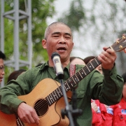 Bài hát về cụm giàn tiền tiêu