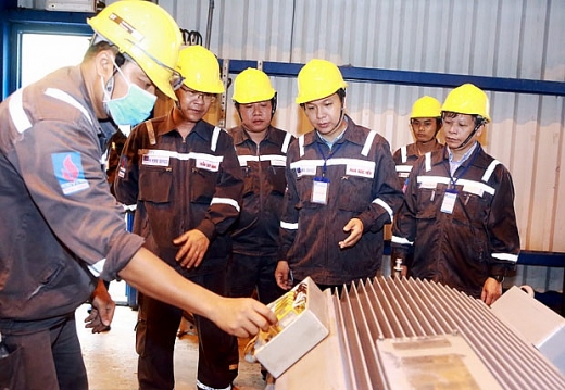 nhiet huyet tren cong truong trung tu nha may dien ca mau 1
