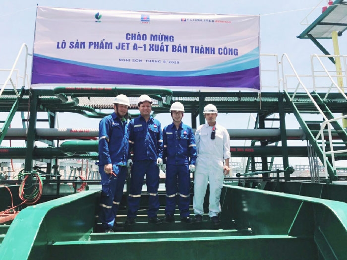 pvndb xuat ban lo san pham jet a 1 dau tien cua nmlhd nghi son tai thi truong noi dia