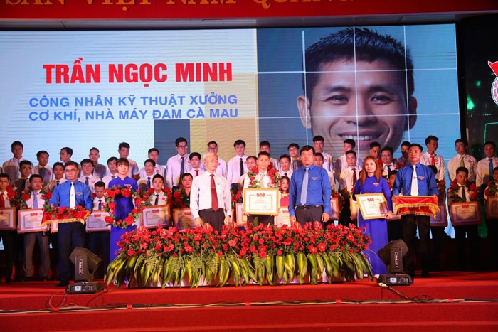 nhat nghe tinh nhat than vinh