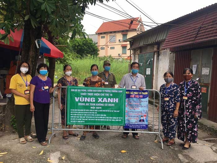 Người dân Hà Nội chung tay chống dịch