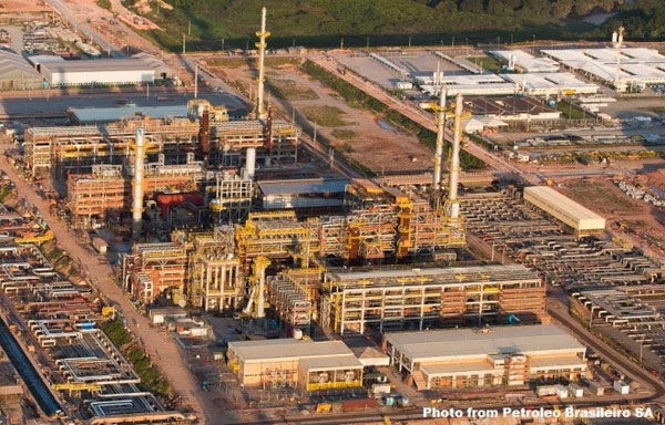 chevron dam phan mua lai nmld pasadena o texas cua petrobras