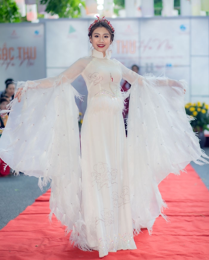 Cưới xưa tái hiện trong tà áo dài