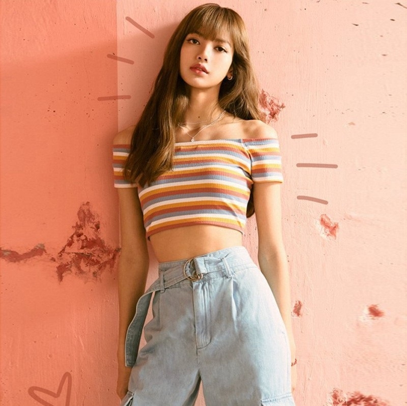 Lisa (BLACKPINK) cực chất trong bộ sưu tập áo croptop sành điệu Lisa (BLACKPINK) cực chất trong bộ sưu tập áo croptop sành điệu