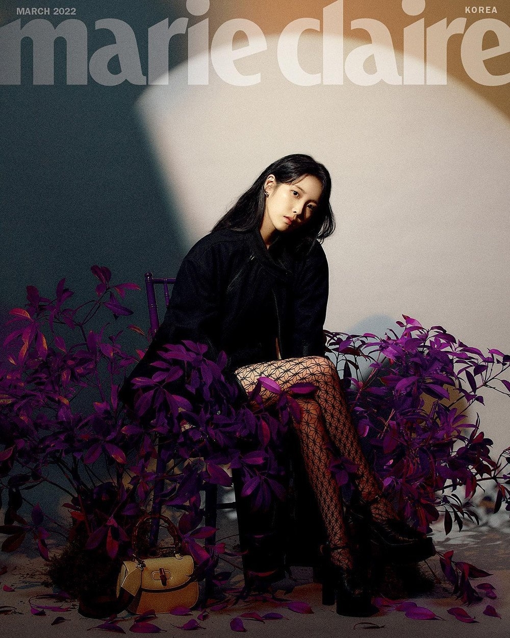 Sao Hàn ngày 16/2/2022: IU diện đồ Gucci sang trọng, thời thượng trên trang bìa tạp chí “Marie Claire” Sao Hàn ngày 16/2/2022: IU diện đồ Gucci sang trọng, thời thượng trên trang bìa tạp chí “Marie Claire”