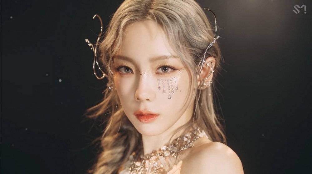 Sao Hàn ngày 16/2/2022: IU diện đồ Gucci sang trọng, thời thượng trên trang bìa tạp chí “Marie Claire” Sao Hàn ngày 16/2/2022: IU diện đồ Gucci sang trọng, thời thượng trên trang bìa tạp chí “Marie Claire”