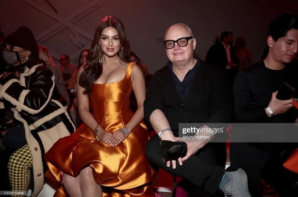 Miss Universe 2021 Harnaaz Sandhu khoe nhan sắc nổi bật tại New York Fashion Week