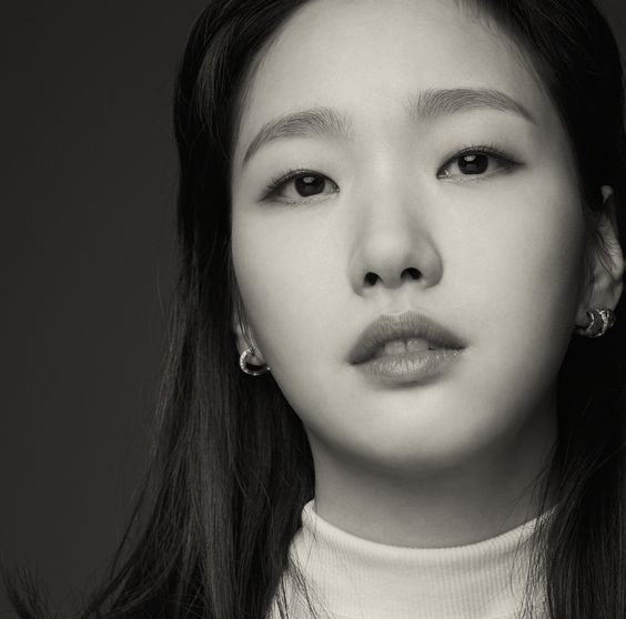 Sao Hàn ngày 6/3/2022: IU, Kim Go Eun quyên góp hàng trăm triệu won cho nạn nhân cháy rừng Sao Hàn ngày 6/3/2022: IU, Kim Go Eun quyên góp hàng trăm triệu won cho nạn nhân cháy rừng