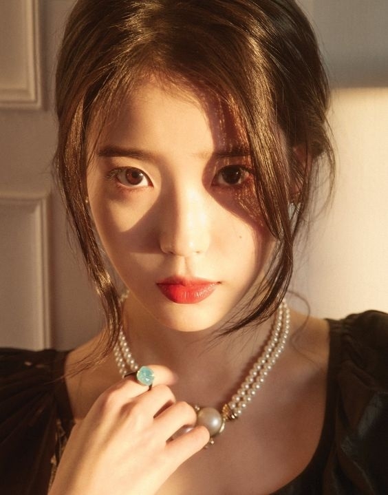 Sao Hàn ngày 6/3/2022: IU, Kim Go Eun quyên góp hàng trăm triệu won cho nạn nhân cháy rừng Sao Hàn ngày 6/3/2022: IU, Kim Go Eun quyên góp hàng trăm triệu won cho nạn nhân cháy rừng