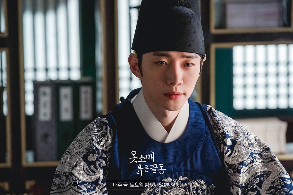 Sao Hàn hôm nay 23/7: Junho (2PM) được trả cát-xê “khủng” 100 triệu won cho mỗi tập phim Sao Hàn hôm nay 23/7: Junho (2PM) được trả cát-xê “khủng” 100 triệu won cho mỗi tập phim