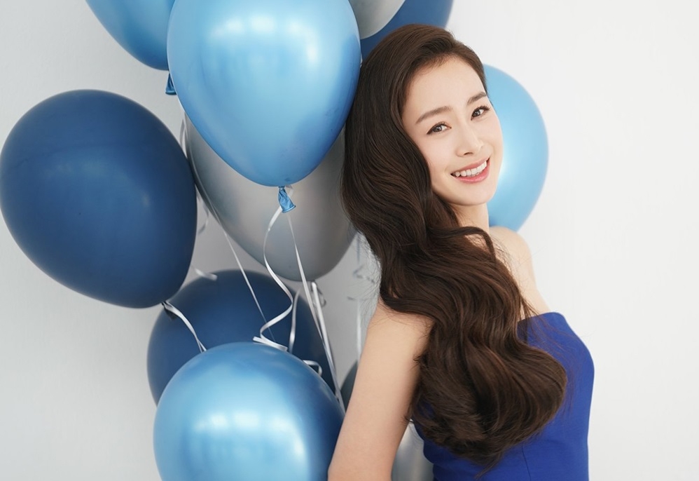 Sao Hàn hôm nay 24/7: MOMOLAND lộng lẫy trên thảm đỏ lễ trao giải “Premios Juventud 2022” Sao Hàn hôm nay 24/7: MOMOLAND lộng lẫy trên thảm đỏ lễ trao giải “Premios Juventud 2022”