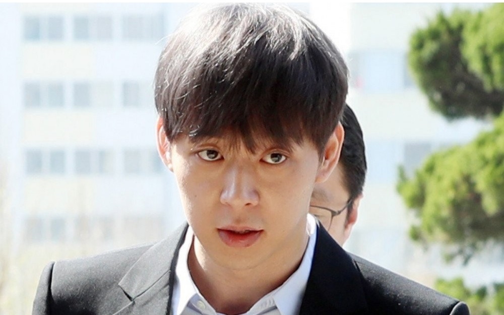 Sao Hàn ngày 24/12: Công ty cũ đệ đơn kiện Park Yoochun hơn 505 nghìn USD sau loạt scandal chấn động Sao Hàn ngày 24/12: Công ty cũ đệ đơn kiện Park Yoochun hơn 505 nghìn USD sau loạt scandal chấn động