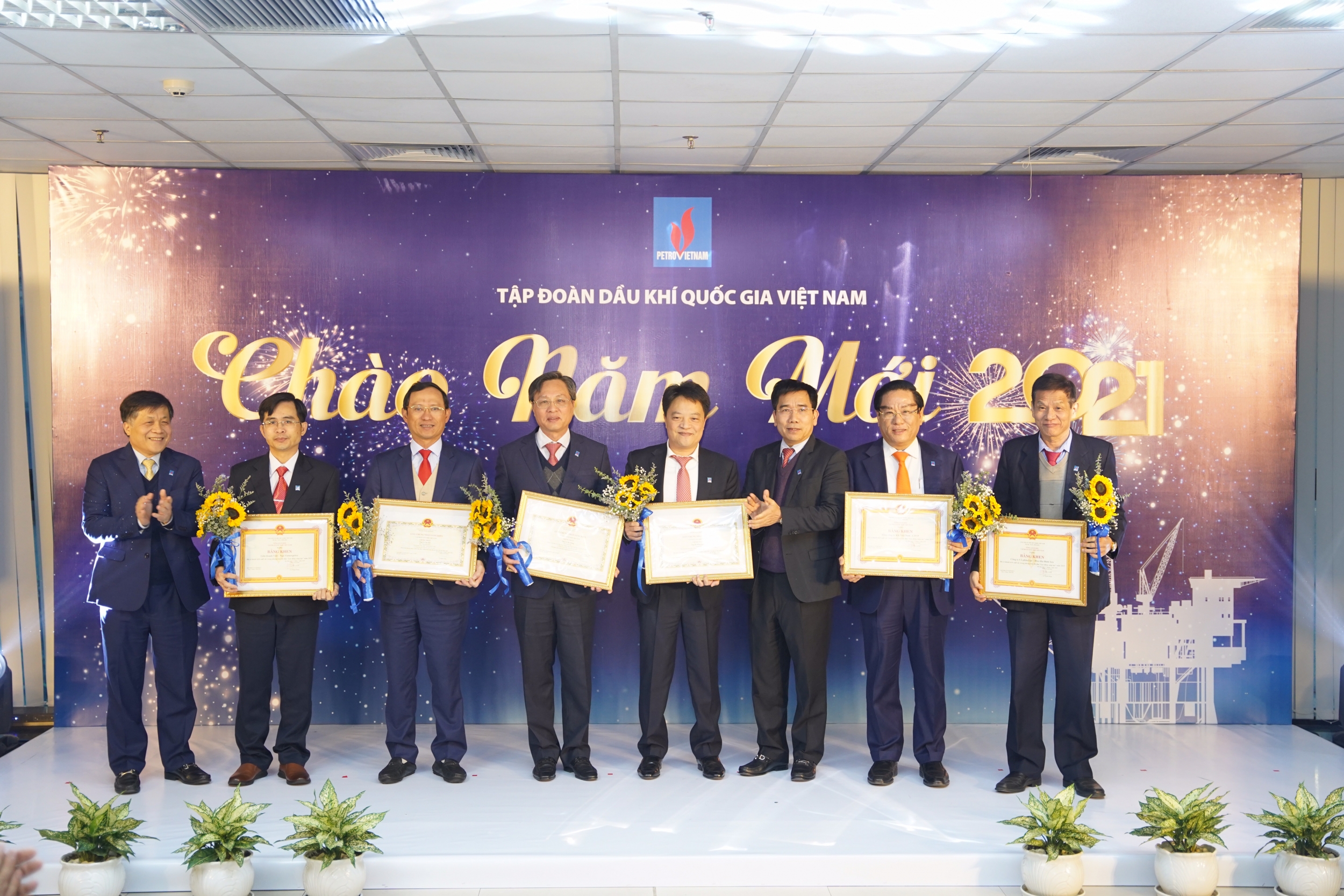 BSR là một trong 10 đơn vị có thành tích xuất sắc trong phong trao thi đua giai đoạn 2015 - 2020