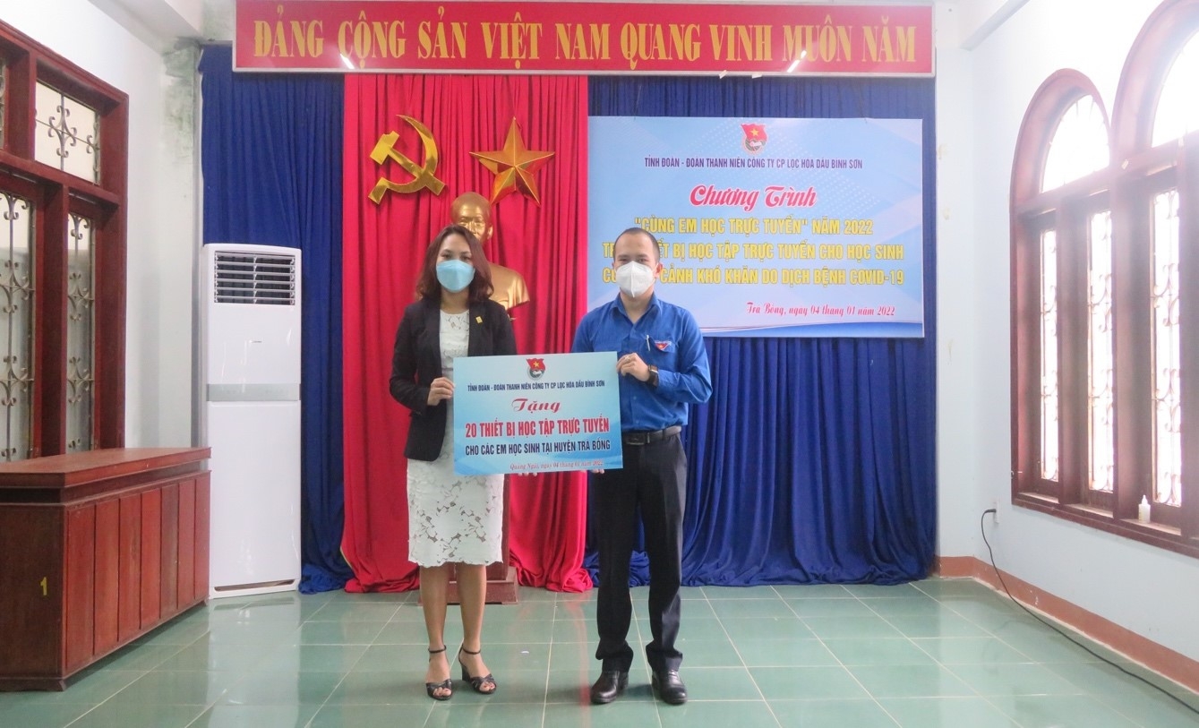 BSR tài trợ hơn 10 tỷ đồng cho chương trình “Sóng và máy tính cho em”